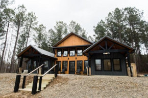 Brand New! Love On The Weekend! 3 Bdrm, 3 and a half Bth, Hot Tub, 2 Fireplaces